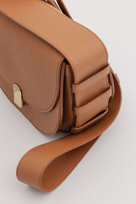 How to Choose a Luxury Handbag That Lasts