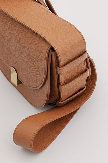 How to Choose a Luxury Handbag That Lasts